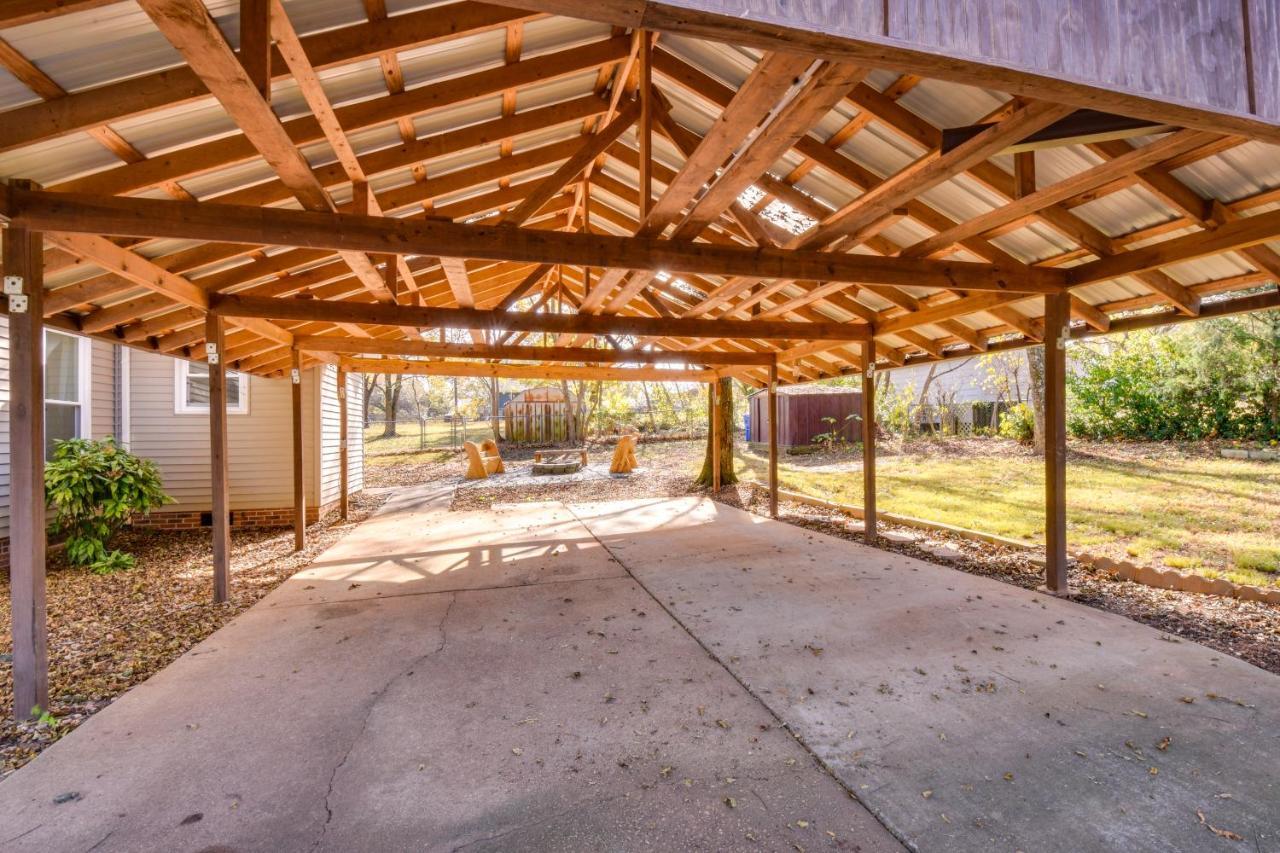 Tranquil Travelers Rest Home With Fire Pit! Exteriör bild